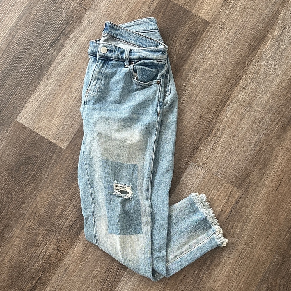 Women's Light Blue Distressed low rise Jeans